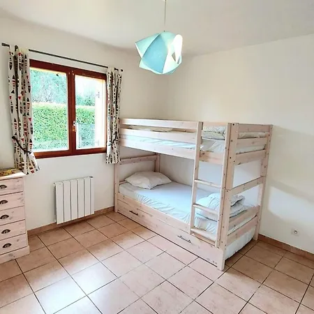 Comfortable House With Nice Garden In Dom wakacyjny